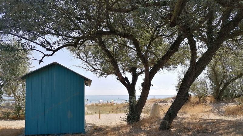 Il Tar dell'Emilia-Romagna blocca l'abbattimento dei capanni balneari