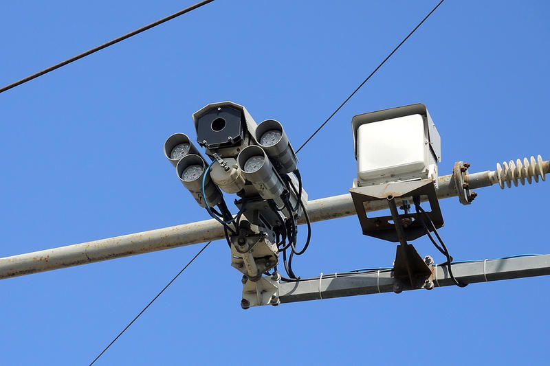 Камера не видит спецсубъекта: как должны оплачивать автомобильные штрафы судьи и прокуроры