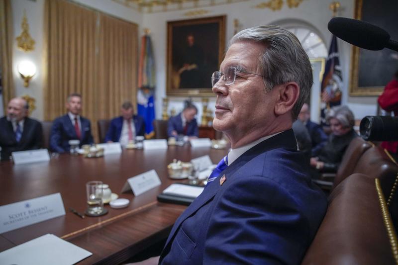 The Trump Admin Wants Western Union and MoneyGram To Report on Immigrants