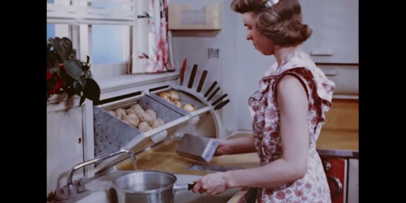 Video of a 1949 kitchen design has people drooling over its brilliant features