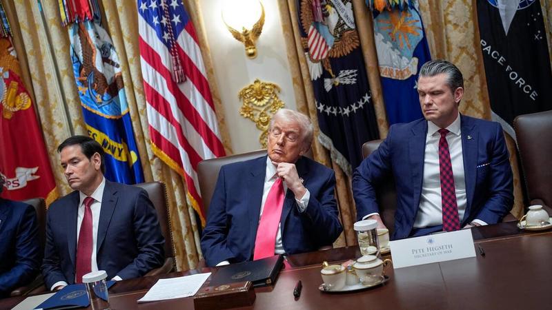 «Il peine à rester réveillé dans ses propres réunions»: les médias s’interrogent (à nouveau) sur la santé de Donald Trump