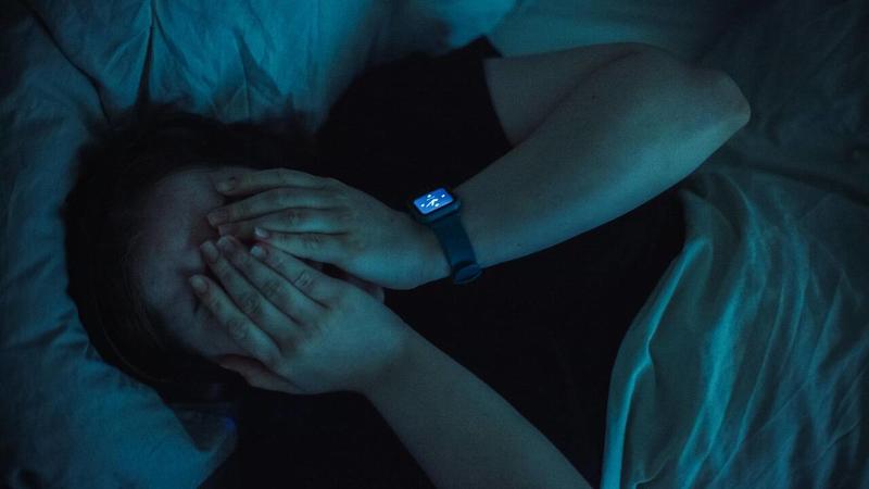 Le «cognitive shuffle» ou «brassage cognitif»? Une méthode pour vous endormir comme un chaton