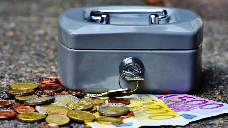 Lavoro privato, dove si guadagna di più? Stipendi record in Lombardia, Calabria ultima. La mappa interattiva