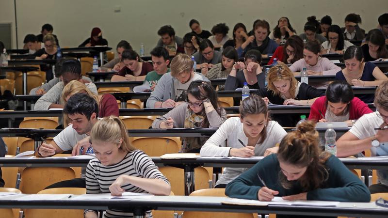 Medicina, la roulette delle selezioni: promossi e voti alti, il Sud batte il Nord. A Milano è stata durissima