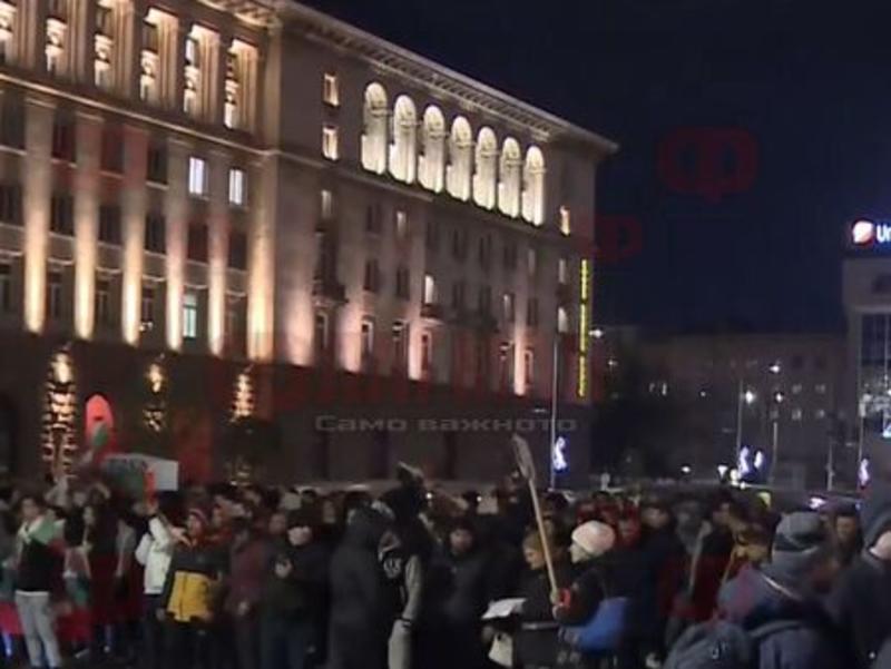 Напрежение на протеста в Сливен и опит за блокада на Аспаруховия мост във Варна