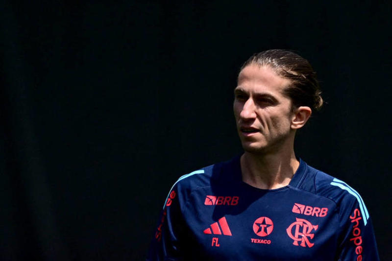 Filipe Luís pausou o jogo agressivo e robusto do Flamengo