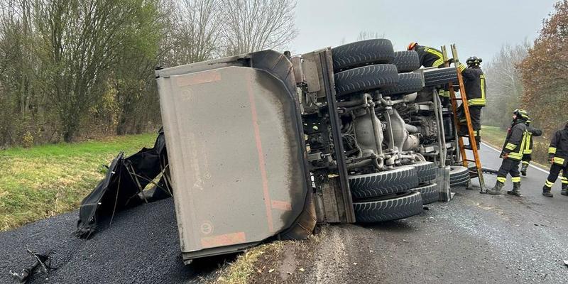 Schiacciata dal camion a Campotto, si indaga per omicidio stradale
