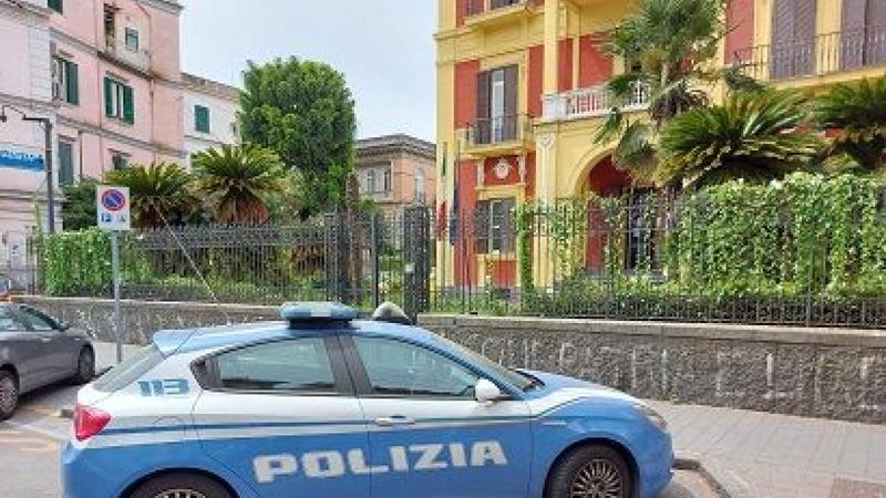 San Pietro a Patierno, spacciava droga davanti all'ufficio postale: arrestato