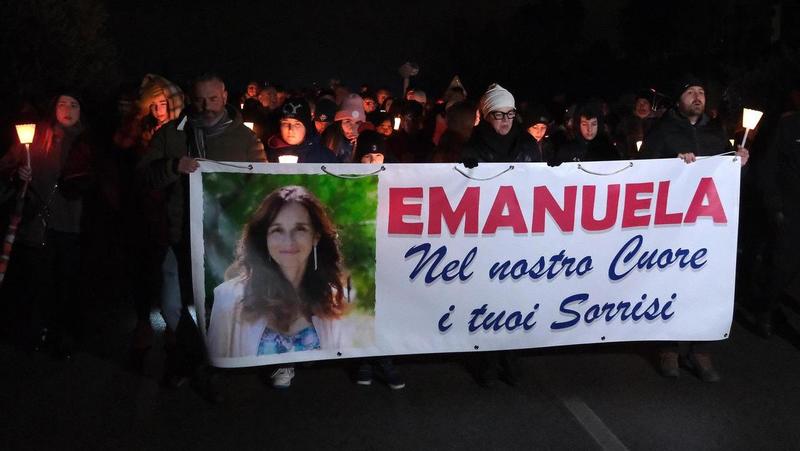 Emanuela massacrata di botte, una panchina per ricordarla e una raccolta fondi per i figli