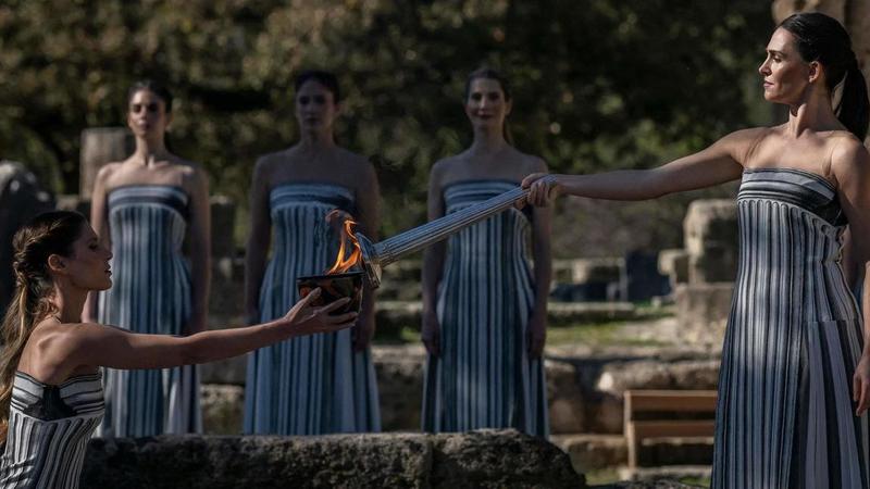 La fiaccola olimpica arriva a Roma. Polonara e Paltrinieri tra i tedofori La fiaccola olimpica arriva a Roma. Polonara e Paltrinieri tra i tedofori