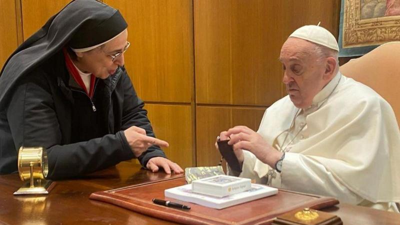 Papa Francesco ha lasciato una somma all’amica suor Lucía Caram per acquistare ambulanze per l’Ucraina. “Mi ha commosso” Papa Francesco ha lasciato una somma all’amica suor Lucía Caram per acquistare ambulanze per l’Ucraina. “Mi ha commosso”