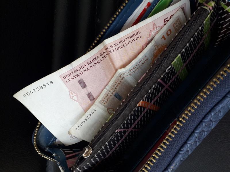 Vlada odlučila: Ovaj dio radnika u RS dobija veće plate