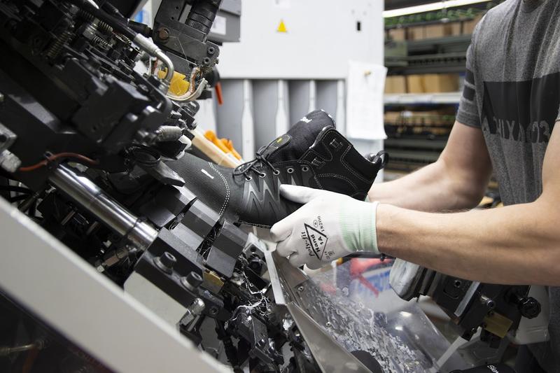 Yhteiskunta | Jos annat tänä jouluna lahjan, anna kotimainen Yhteiskunta | Jos annat tänä jouluna lahjan, anna kotimainen