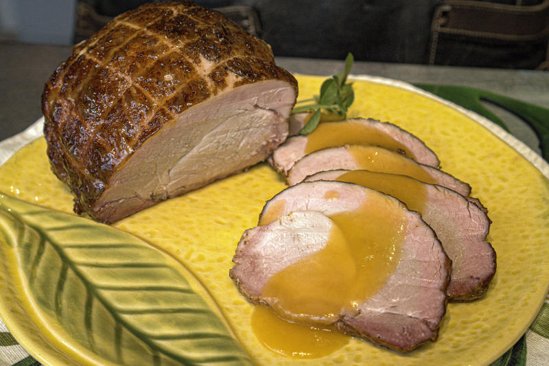 Aprenda a fazer tender com molho de maracujá