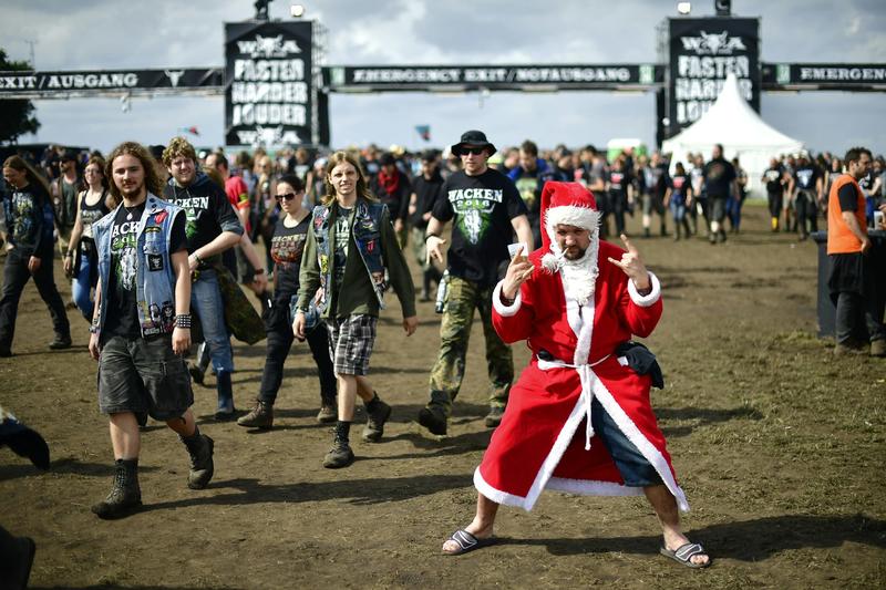 Tired of the same old Christmas songs? So were these countercultural carolers Tired of the same old Christmas songs? So were these countercultural carolers