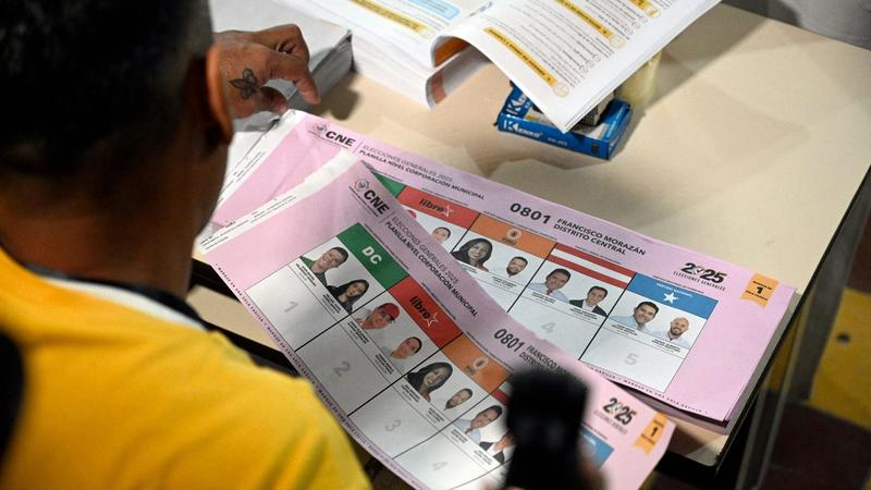 Elecciones en Honduras: el empate técnico y la demora del recuento elevan la tensión política y social Elecciones en Honduras: el empate técnico y la demora del recuento elevan la tensión política y social