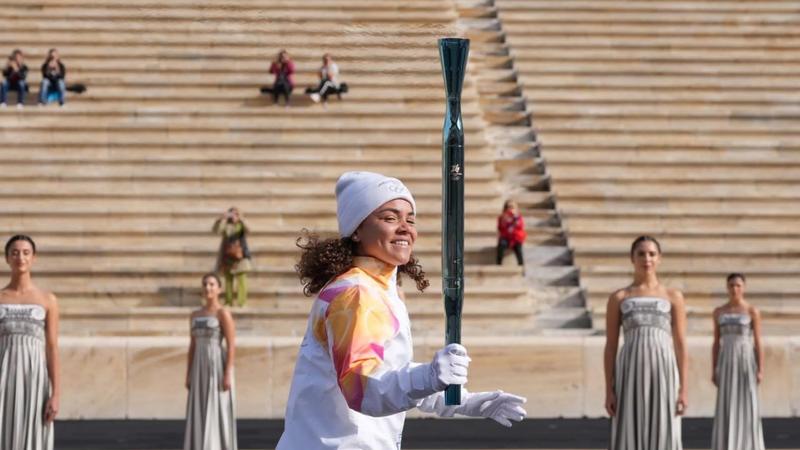 Milano-Cortina 2026, la fiamma olimpica giunge a Roma e comincia il suo viaggio magico in Italia Milano-Cortina 2026, la fiamma olimpica giunge a Roma e comincia il suo viaggio magico in Italia