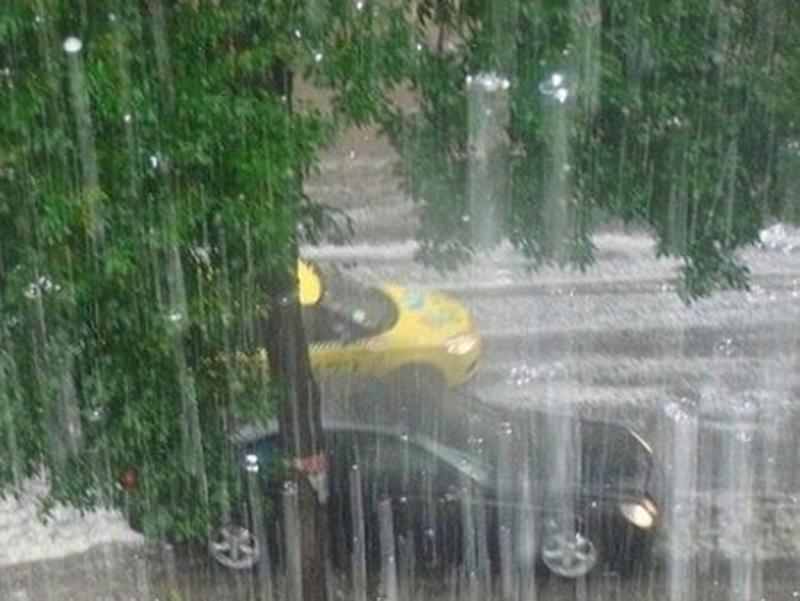 Притеснителна прогноза за времето за утре - 5 декември! Много силен вятър по Черноморието, обилни валежи в Югозападна...