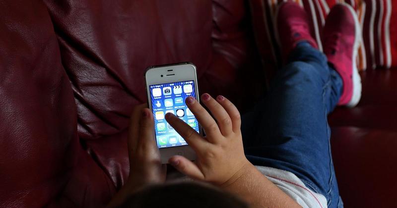 Good luck to the Aussies: They’re doing us a favour by banning social media for kids