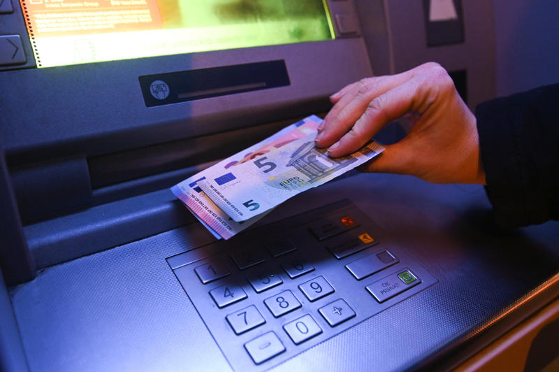 Bankama počelo “novo normalno”