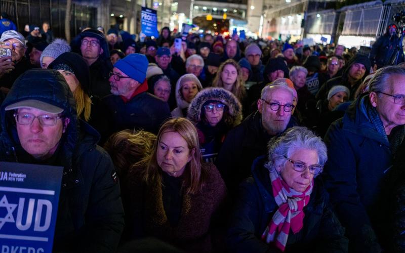 More than 1,100 gather in support of NYC synagogue targeted in anti-Israel protest
