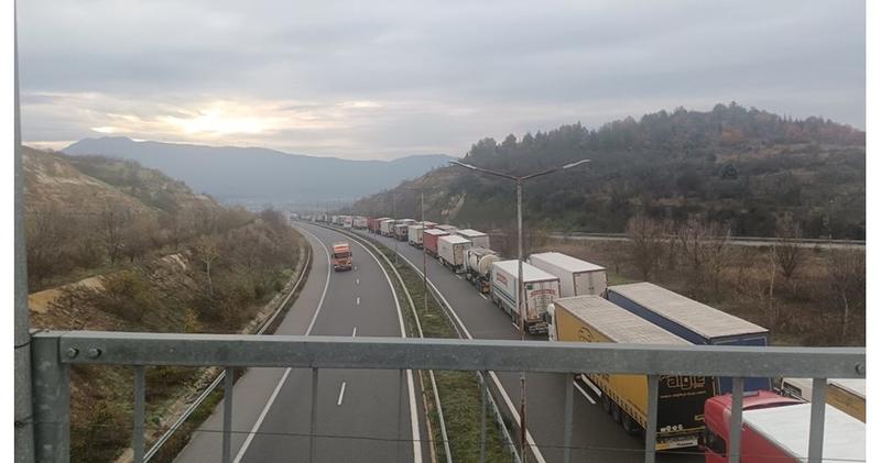 Тони Маскръчка