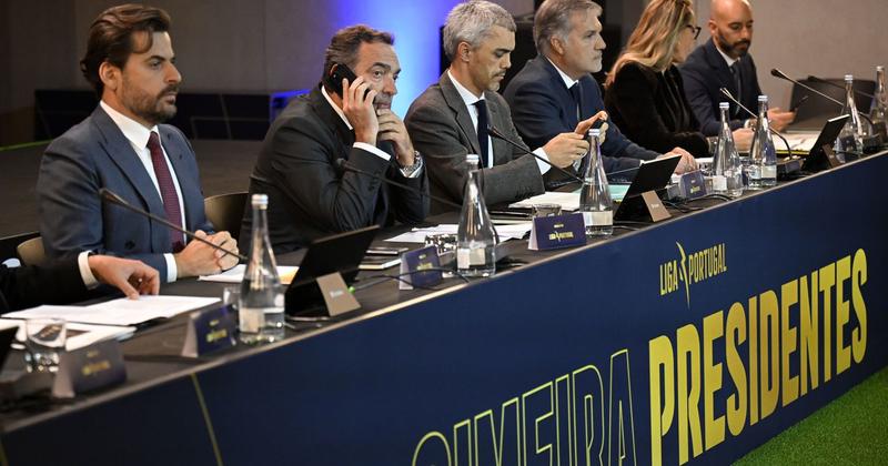 Clubes profissionais: casamentos, batizados e depois a vida real