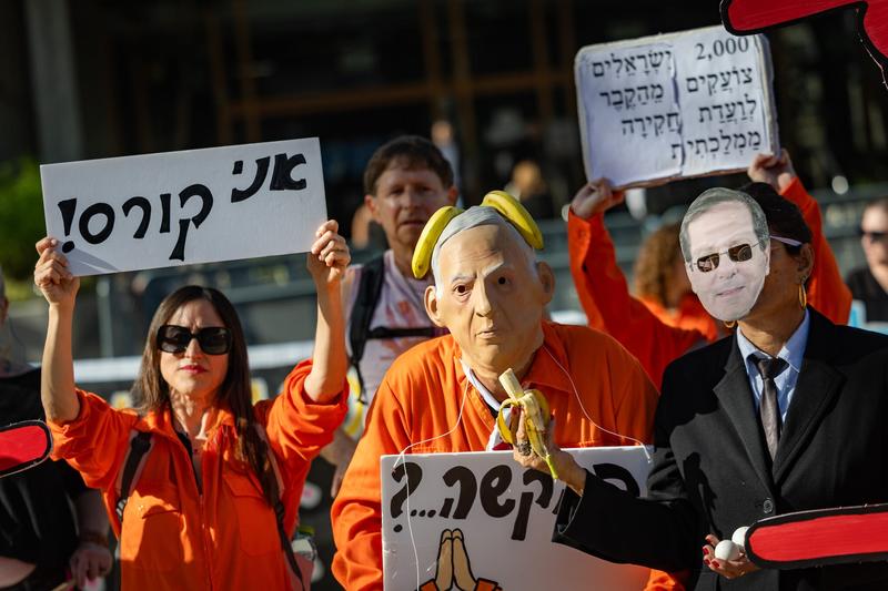 Poll: Majority of Israelis oppose pardon for Netanyahu without admission of guilt