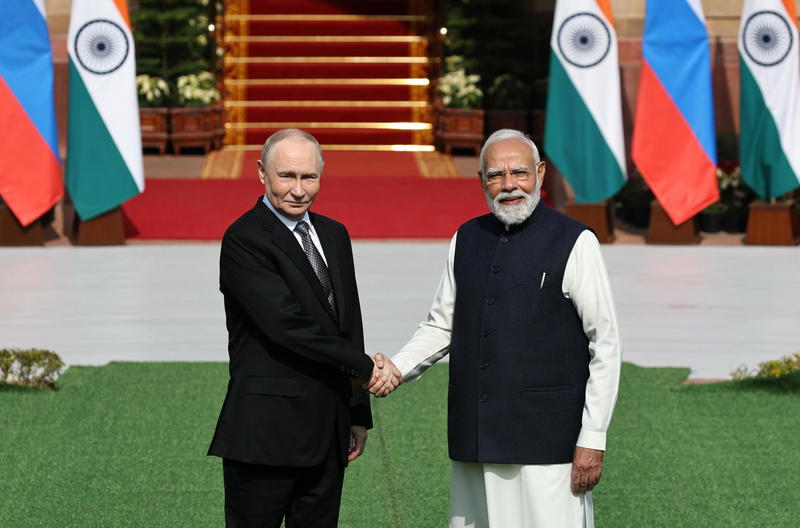 Putin va in India e avverte: “Kiev lasci i territori contesi, o li prenderemo con la forza” Putin va in India e avverte: “Kiev lasci i territori contesi, o li prenderemo con la forza”