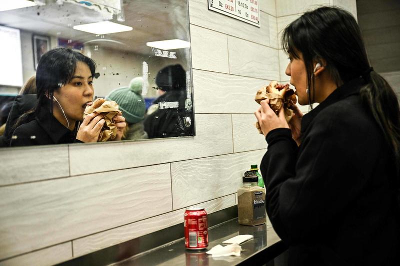 Comer com as mãos é mais gostoso