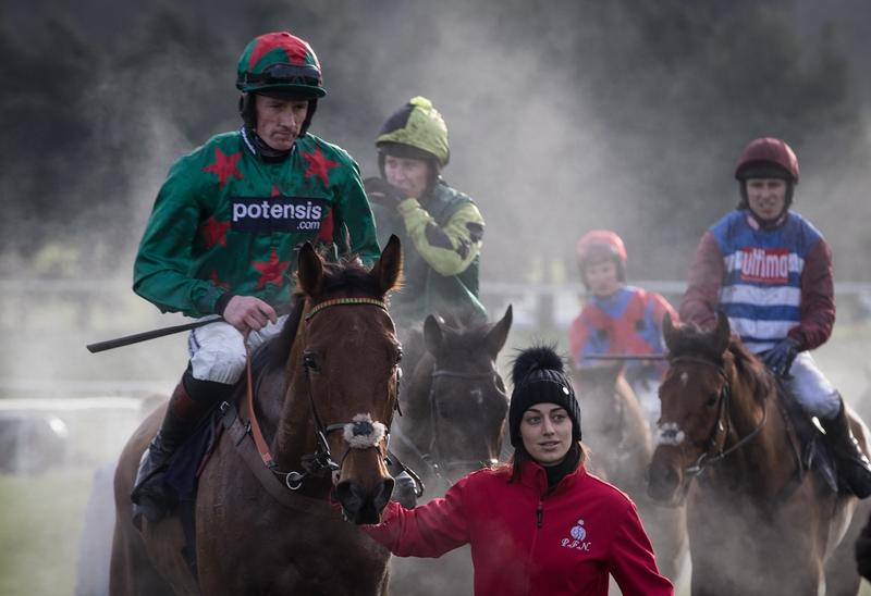 Bets for Sandown tomorrow and the Welsh Grand National