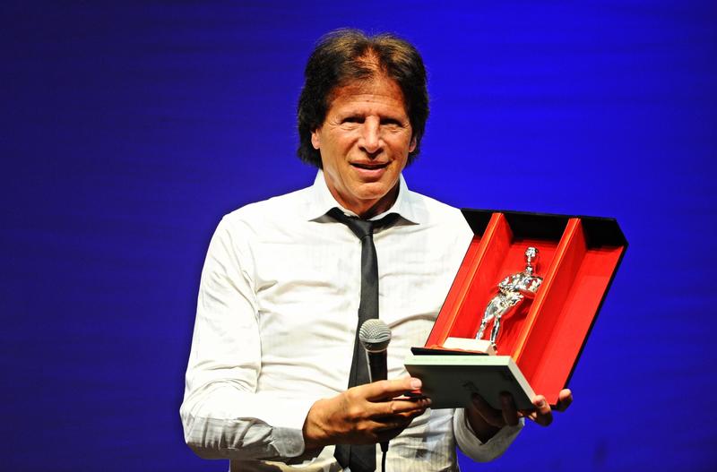 Addio a Sandro Giacobbe, l’artista delle hit romantiche Addio a Sandro Giacobbe, l’artista delle hit romantiche