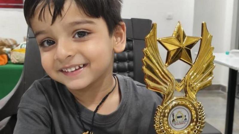 Il prodigio di Kushwaha, piccolo mago degli scacchi che a 3 anni entra nel ranking mondiale Il prodigio di Kushwaha, piccolo mago degli scacchi che a 3 anni entra nel ranking mondiale