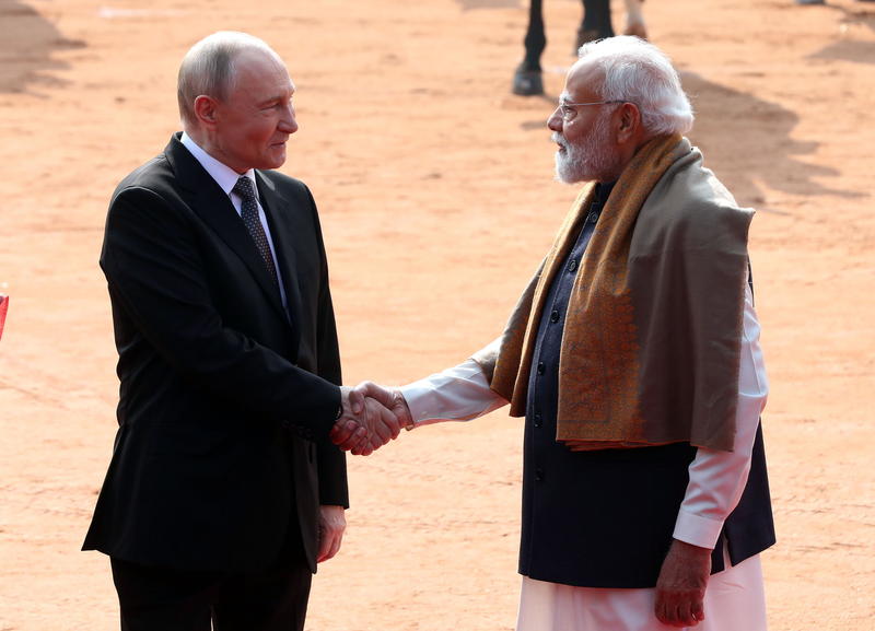 Iran, nucleare e nuove alleanze: Putin e Modi rilanciano la via diplomatica mentre sale la tensione nello Stretto di Hormuz Iran, nucleare e nuove alleanze: Putin e Modi rilanciano la via diplomatica mentre sale la tensione nello Stretto di Hormuz