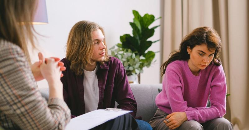 4 Signs of Emotional Abuse in a Marriage: What to Look For