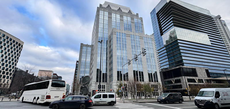 Komplizenschaft verlangt Komplizenschaft verlangt