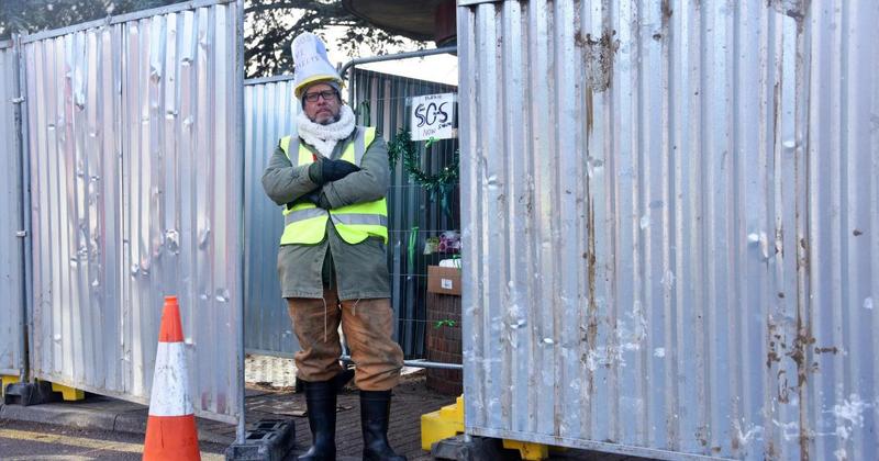 Bus shelter protest sees bailiff and police turning up and booing accusations made