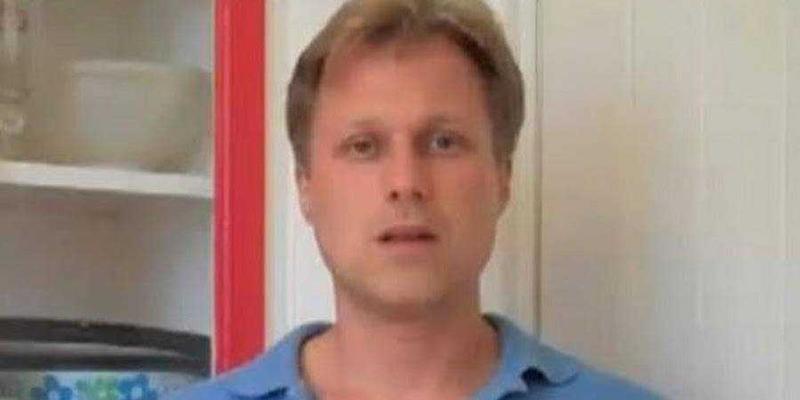 Snoop Dogg shared this man's awkward online cooking show and now people are absolutely hooked