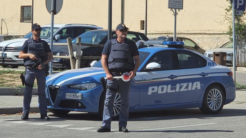 Livorno, arrestato sotto al letto dell'ex compagna: aveva il divieto di avvicinamento