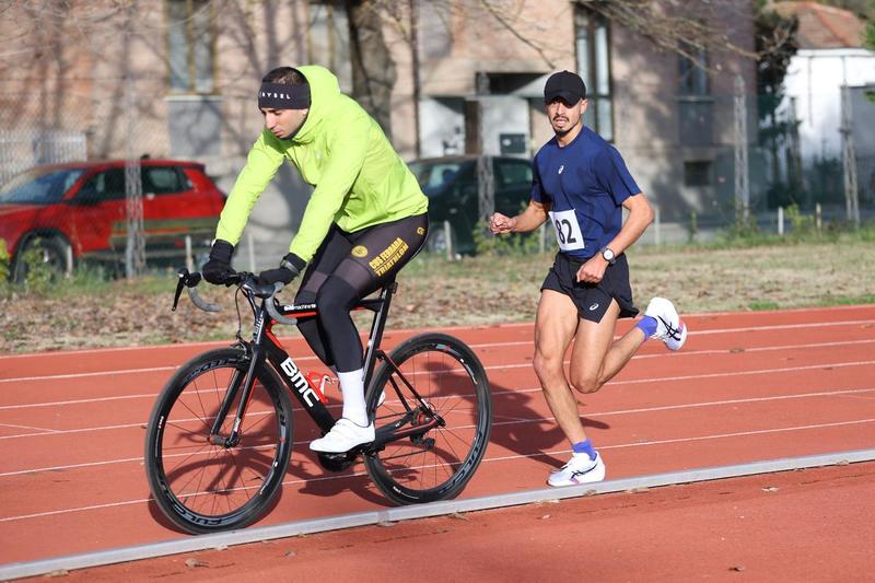 Aouani supera il maestro, record abbassato 43 anni dopo nel test race di Ferrara