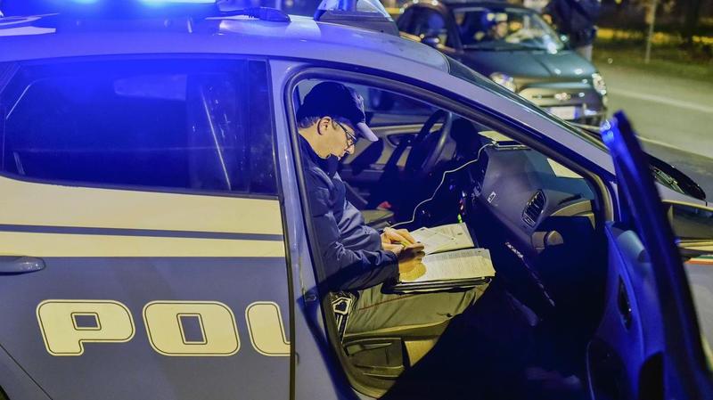 Gallarate, fugge dalla polizia e imbocca la la statale contromano. Bloccato il Suv, lui scappa a piedi