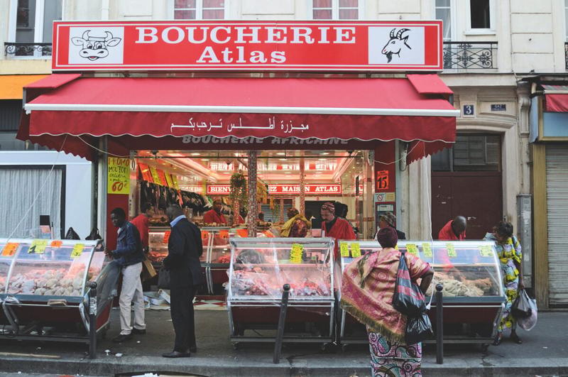 L’islamizzazione vien mangiando: il mercato halal che cambia l’Europa L’islamizzazione vien mangiando: il mercato halal che cambia l’Europa