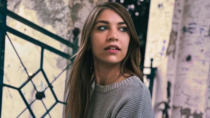 Lo sguardo perso e il coltello in mano: da chi si difendeva Tatiana? Gli interrogativi sul caso di Nardò /