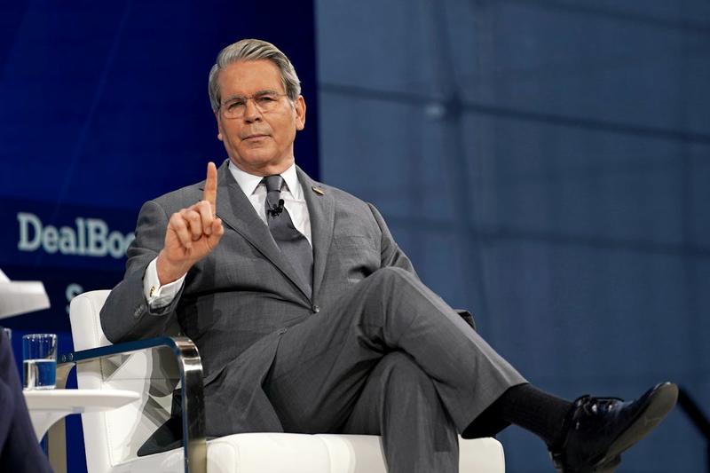 The Internet Schools Trump’s Treasury Department on Economics