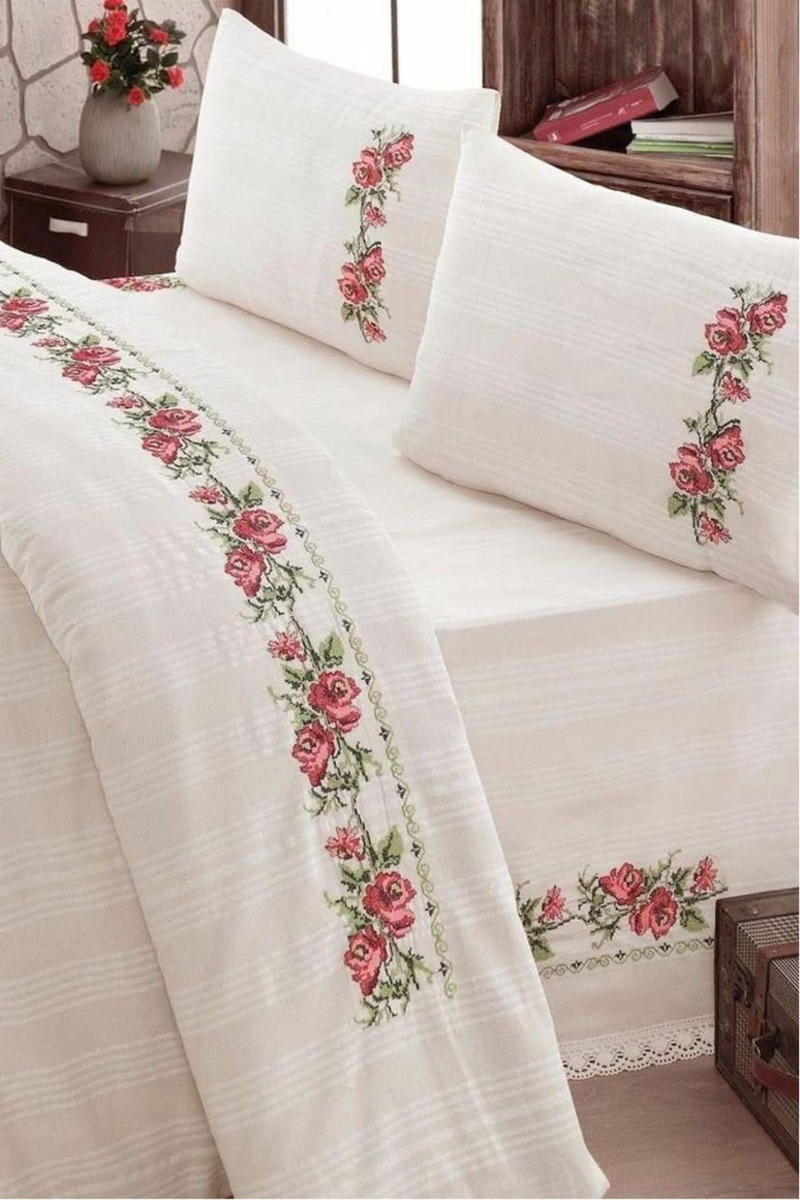 Hiçbir devrim kadınları olmadan başarılı olamaz Hiçbir devrim kadınları olmadan başarılı olamaz