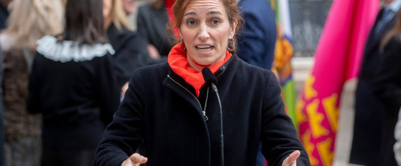 Mónica García acusa a Ayuso de “saltarse” artículos de la Constitución