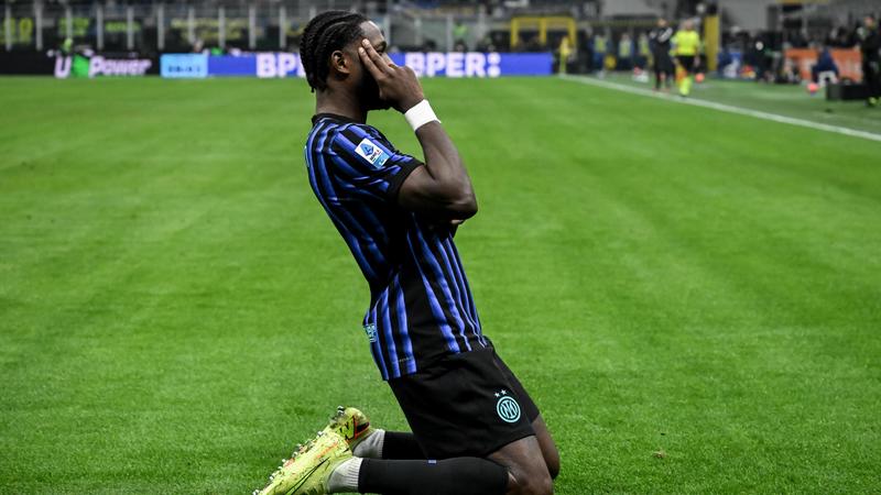 L'Inter vola con la Thu-La, Como sconfitto nettamente 4-0 a San Siro L'Inter vola con la Thu-La, Como sconfitto nettamente 4-0 a San Siro