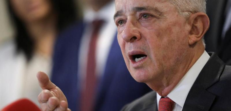 O Uribe brasileiro, ou o Bolsonaro colombiano?