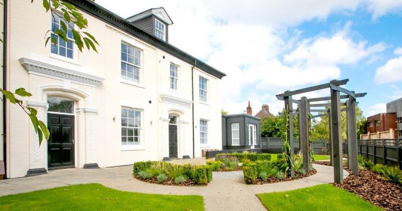 'Don't spend Christmas alone'- care home invites lonely people to festive dinner