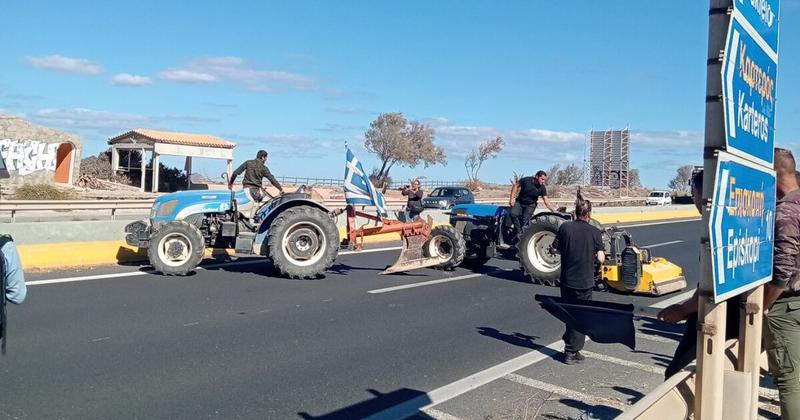 Στα μπλόκα οι Κρητικοί με επ' αόριστον κινητοποιήσεις! Στα μπλόκα οι Κρητικοί με επ' αόριστον κινητοποιήσεις!